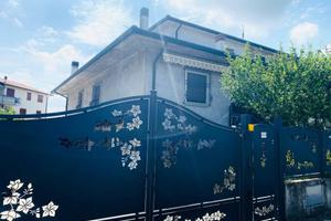 Villa di 220 m² con più di 5 locali e box auto dop