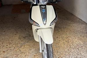 Scooter liberty bianco