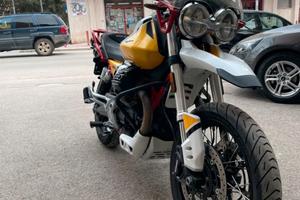 Moto Guzzi V 85 tt