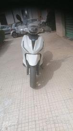 Beverly HPE 400 cc del 2022