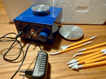 Piccolo tornio per creta