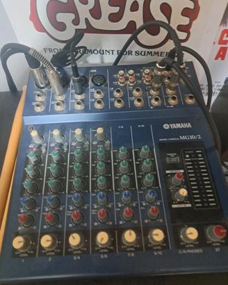 Mixer Yamaha MG10/2