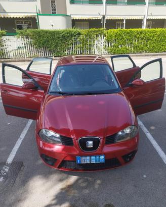 Auto adatta per amanti della guida sportiva