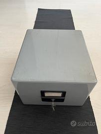 Schedario metallico con serratura di sicurezza