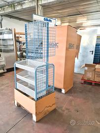 2 espositori con ripiani a cestello usati