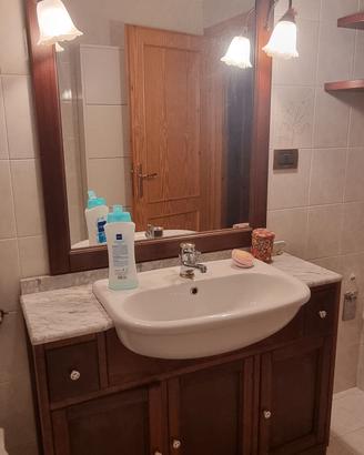 Mobile bagno con lavabo