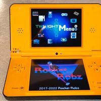 Nintendo DSi XL Giallo con custodia e Giochi 