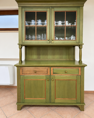 Credenza con vetrina e mobile angolare coordinato