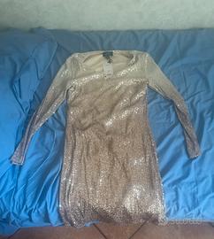 Vestito con scollo a V