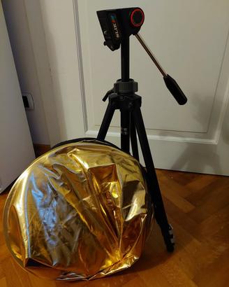 treppiede per macchina fotografica + riflettore