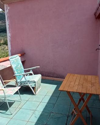 Monolocale in campagna abitabile con camino