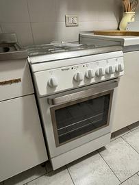 Cucina a gas con forno