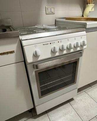 Cucina a gas con forno
