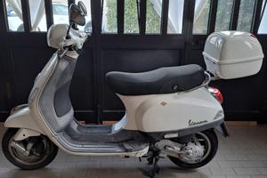 Piaggio Vespa 50 LX - 2011