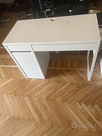 Scrivania ikea