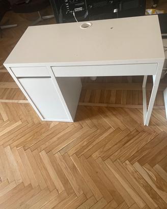 Scrivania ikea
