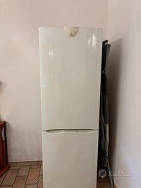 Frigorifero conbinato con congelatore indesit