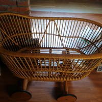 Culla neonato in bambù con ruote