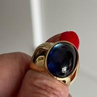 Anello oro con zaffiro cabochon