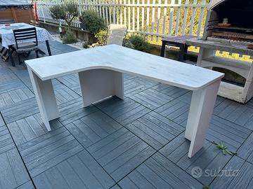 Scrivania Callesella in legno massello. Bianco