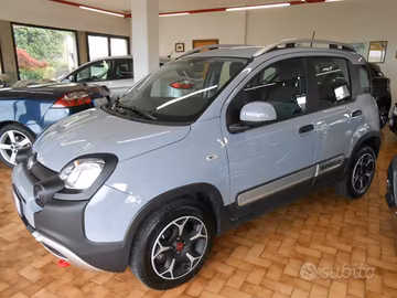 FIAT Panda 1.0 Hybrid City Cross Seminuova! Prez