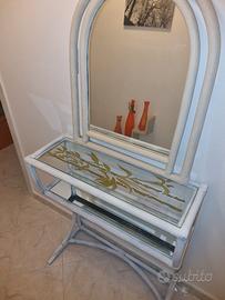 specchio e tavolino