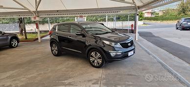Kia Sportage 1.7 CRDi High Tech *Panorama-Navi-Pel