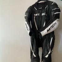 Tuta moto M-Tech e stivali Eleveit