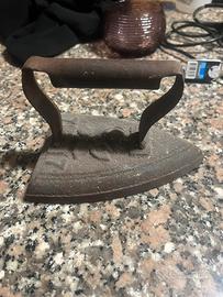 Ferro da stiro in ghisa