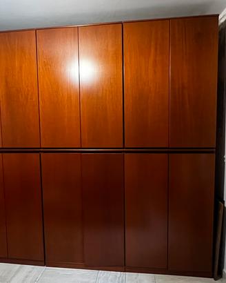 Armadio + letto completo di comodini + como’