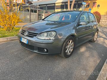 Volkswagen golf v benina