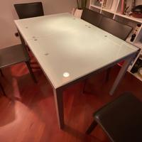 TAVOLO E SEDIE SALOTTO