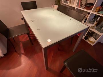 TAVOLO E SEDIE SALOTTO