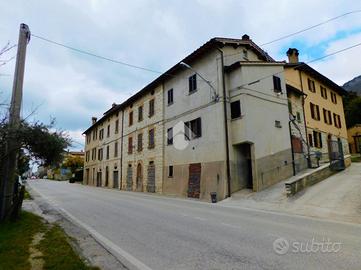 4 LOCALI A GUBBIO