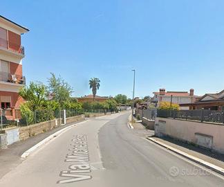 Fiumicino bilocale con giardino