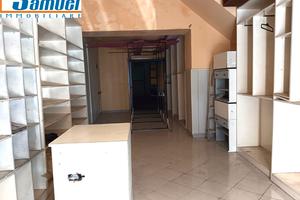 Riposto, negozio al Corso Italia (CT)