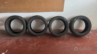 Gomme invernali Hankook 215/45 R17 91v