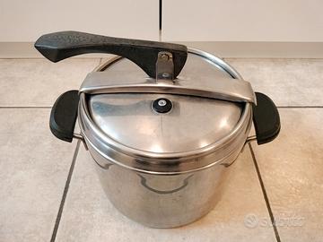 PENTOLA A PRESSIONE LAGOSTINA