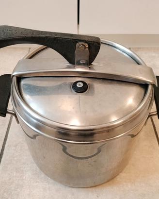 PENTOLA A PRESSIONE LAGOSTINA