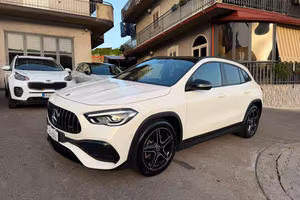 MERCEDES-BENZ GLA 200 d Automatic 4Matic Premium