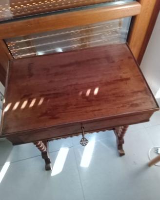 Mobile vintage in legno