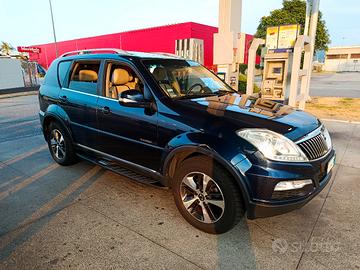 fuoristrada SUV 7 posti rexton 4x4