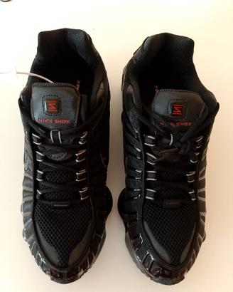scarpe Nike shox nere