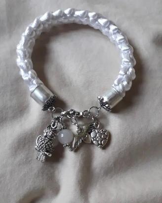 Bracciale Bianco ad  uncinetto con charms