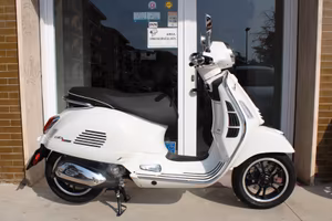 Vespa 310 GTS hpe Super MY2026 Pronta Consegna