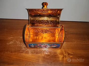 Cofanetto portagioie vintage in latta