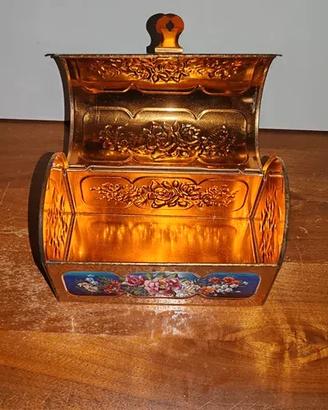 Cofanetto portagioie vintage in latta