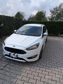 Ford Focus SW St-line
