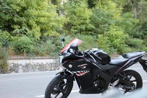 CBR 125 R