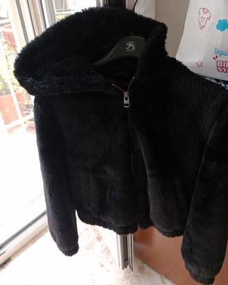 pelliccia sintetica nera  donna xs pull e bear 